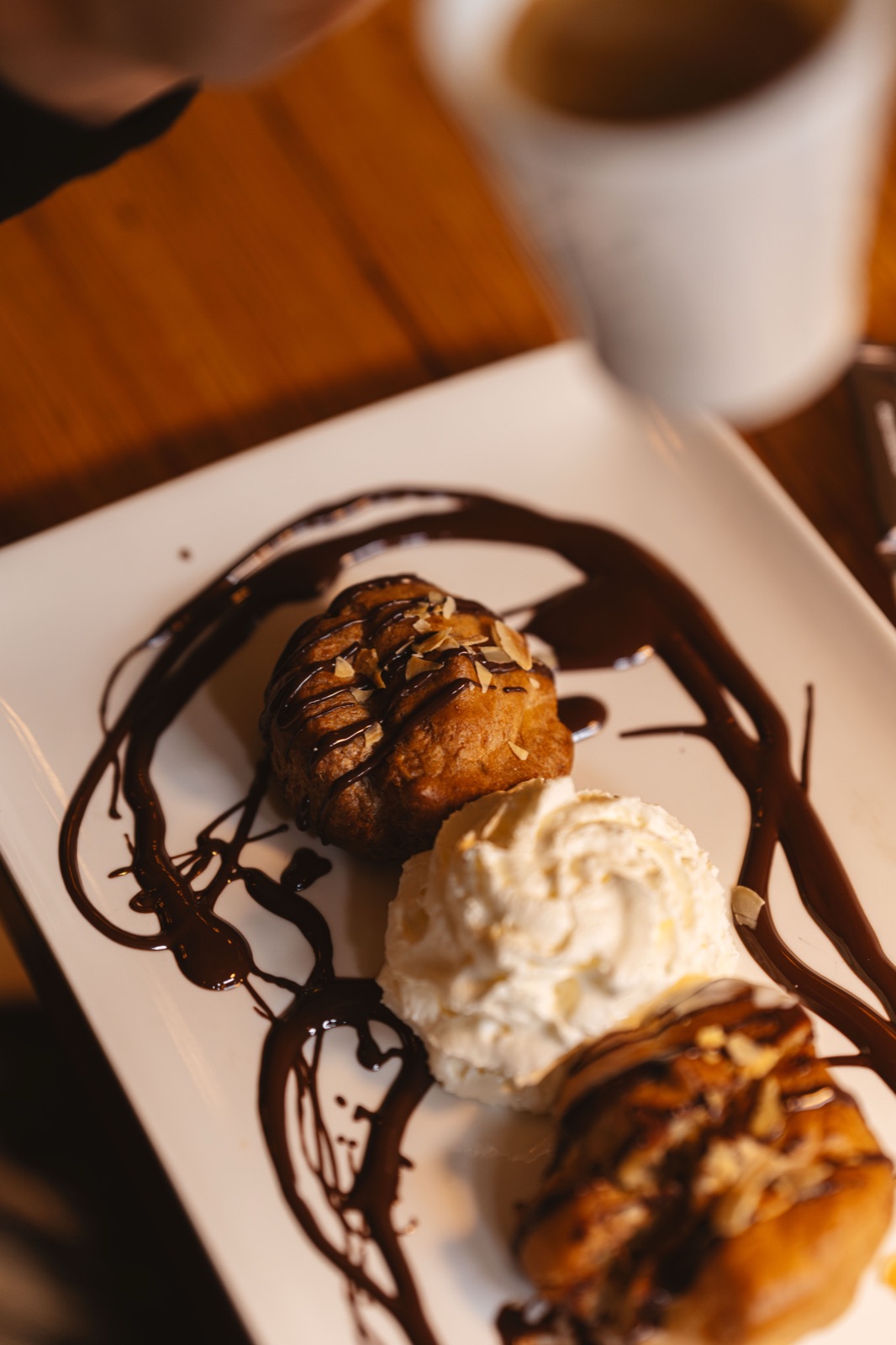Dessert profiteroles